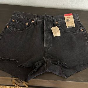 Woman’s Black Levi’s high rise shorts (501)